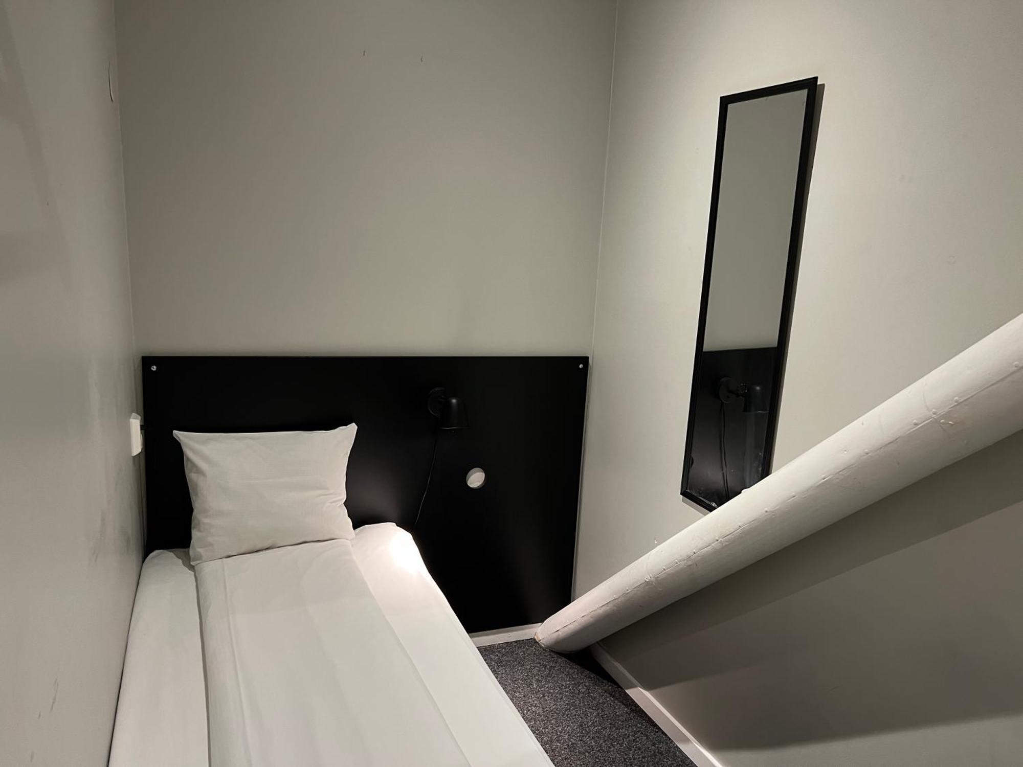 Grad Hotel And Hostel Стокгольм Экстерьер фото